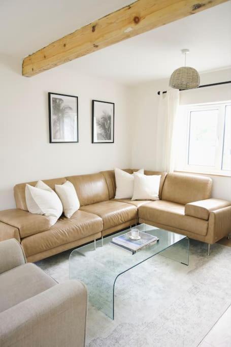 The Palm House Falmouth - Minutes From The Beach! Экстерьер фото