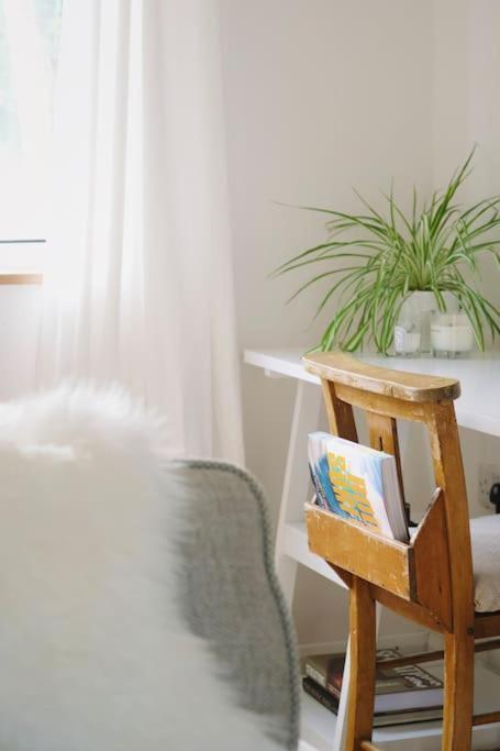 The Palm House Falmouth - Minutes From The Beach! Экстерьер фото