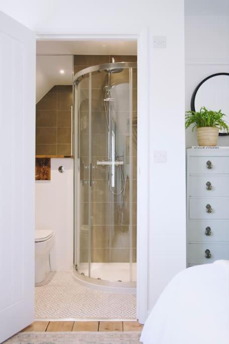 The Palm House Falmouth - Minutes From The Beach! Экстерьер фото