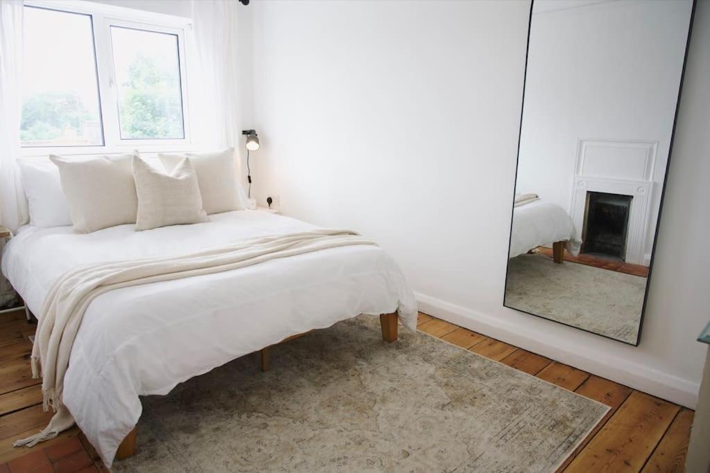 The Palm House Falmouth - Minutes From The Beach! Экстерьер фото