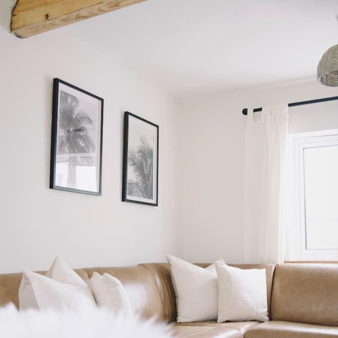 The Palm House Falmouth - Minutes From The Beach! Экстерьер фото